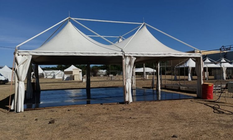 Location de tentes pour un festival à Expobat